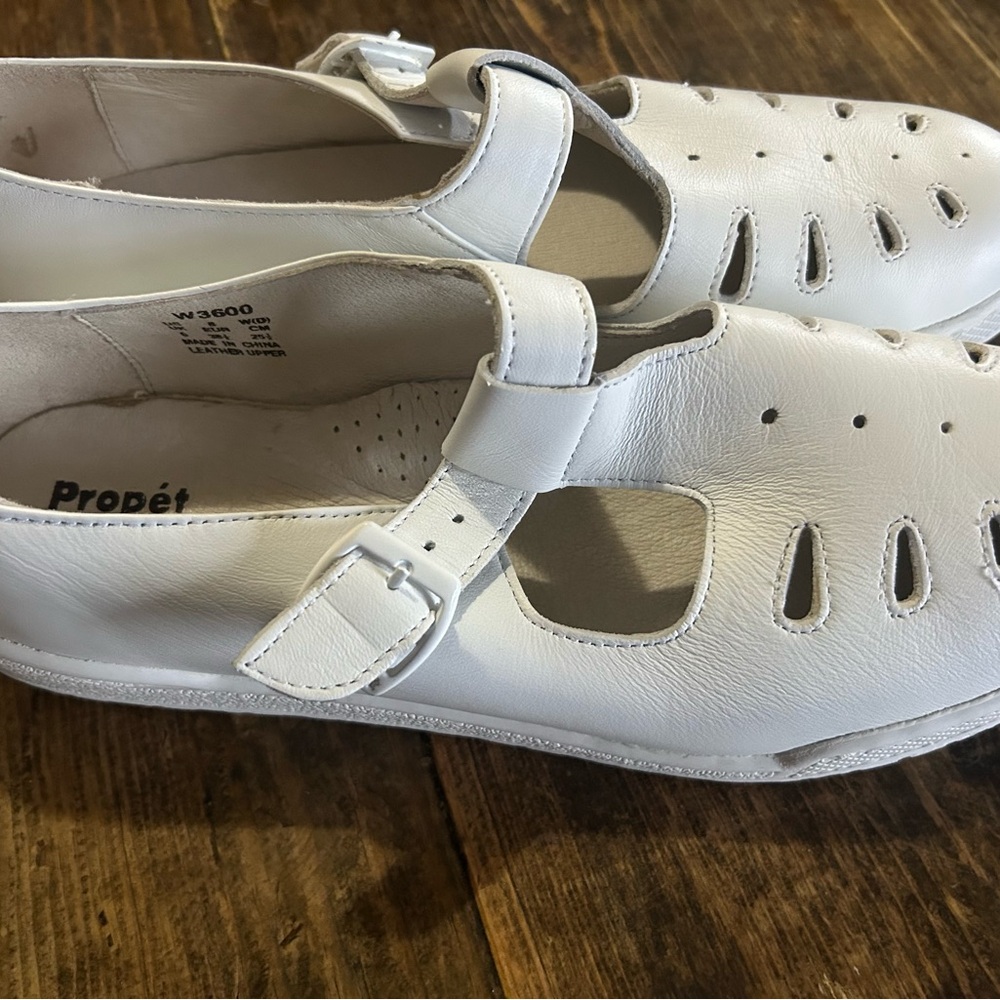 PROPET Sandal Walker White 3600 Leather Cutouts Walking Shoes Size 8‎ Wide NWOB